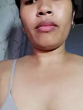 Snapshot of Sweet_Asian25 chatting on 12-20-24, 11:43 Sweet Asian25 online show from 12-20-24, 11:43