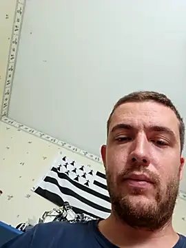 Snapshot of Boncoup7250xxx chatting on 10-18-25, 08:37 Boncoup7250xxx online show from 10-18-25, 08:37