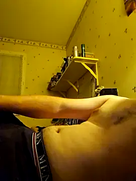 Snapshot of Boncoup7250xxx chatting on 10-28-25, 06:39 Boncoup7250xxx online show from 10-28-25, 06:39