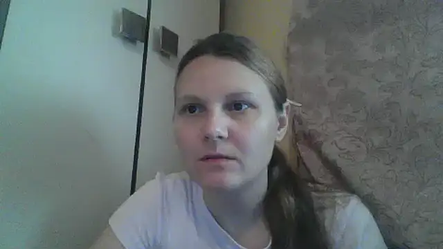 Snapshot of Elvanii chatting on 05-21-26, 07:04 Elvanii online show from 05-21-26, 07:04