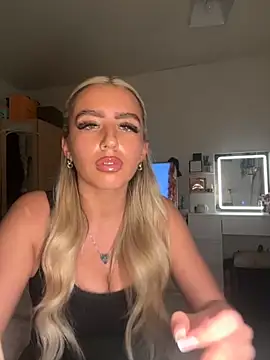 BlondeBetty online show from 11-13-25, 05:01