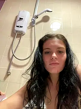 Snapshot of Camwithchlox chatting on 10-12-25, 06:51 Camwithchlox online show from 10-12-25, 06:51