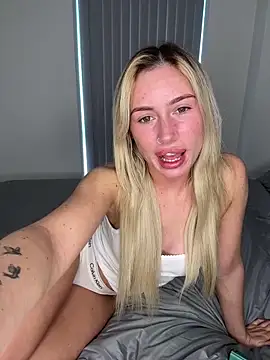 SexySaraxxoo online show from 03-15-26, 11:49