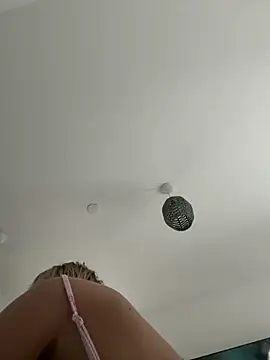 SexySaraxxoo online show from 04-27-26, 01:20