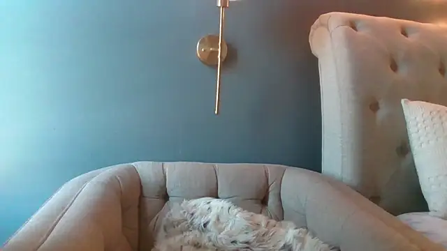 hothousewife33 online show from 10-03-25, 02:47