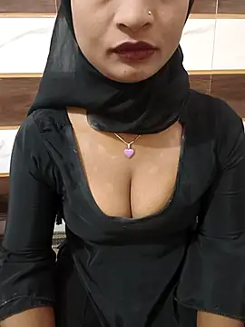 Itz Mayra  online show from 11-17-25, 05:35