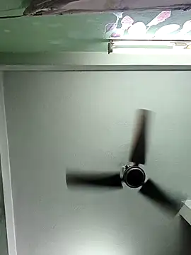 Snapshot of cuteeepriya chatting on 10-26-25, 02:12 cuteeepriya online show from 10-26-25, 02:12