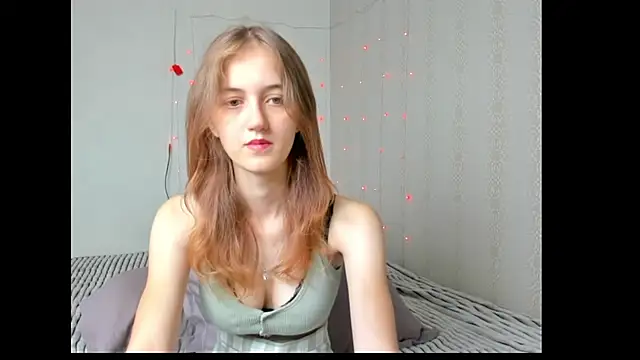 Snapshot of dreamy_pollyyy chatting on 06-24-26, 05:28 dreamy pollyyy online show from 06-24-26, 05:28