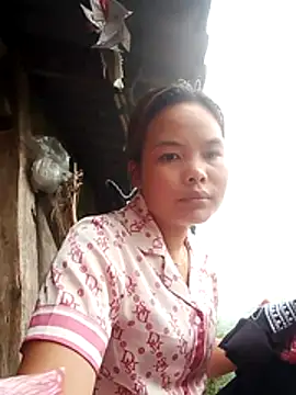 Huyen x online show from 04-18-26, 01:42