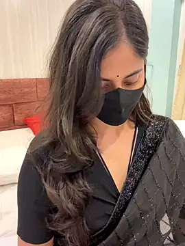 Snapshot of Tanya-mittal chatting on 11-15-25, 04:25 Tanya-mittal online show from 11-15-25, 04:25