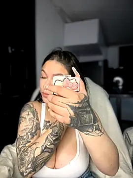 Snapshot of Megaan__More chatting on 10-25-25, 02:41 Megaan More online show from 10-25-25, 02:41