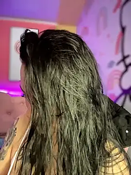 Snapshot of Megaan__More chatting on 11-27-25, 01:07 Megaan More online show from 11-27-25, 01:07