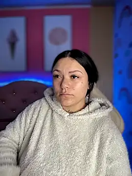 Snapshot of Megaan__More chatting on 12-02-25, 01:44 Megaan More online show from 12-02-25, 01:44