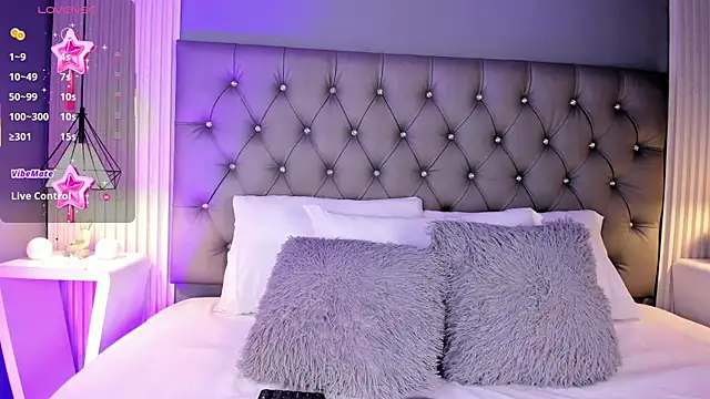 LunaBloomn online show from 03-19-26, 05:06