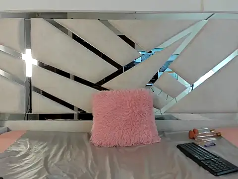 Snapshot of Kimberly_TaylorX chatting on 11-30-25, 08:57 Kimberly TaylorX online show from 11-30-25, 08:57