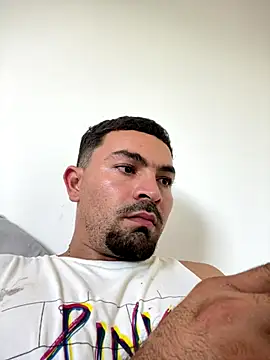 SantiGxxx33 online show from 10-20-25, 09:26