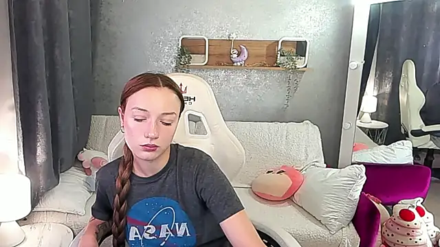 FoxyMayy online show from 10-28-25, 02:31