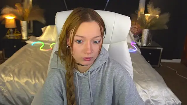 FoxyMayy online show from 11-30-25, 07:34