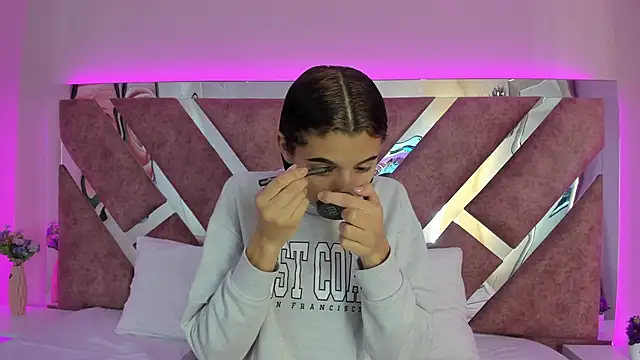 CarolinaaGomezz online show from 12-20-25, 10:00