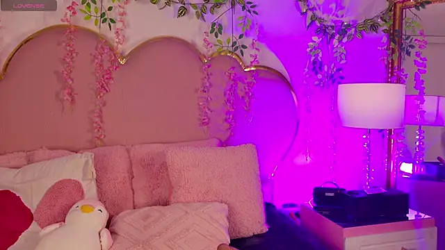 Lauuu2007 online show from 03-05-26, 08:16