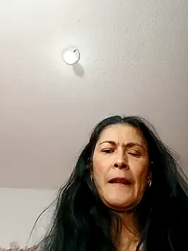 Snapshot of ZARAY_1118 chatting on 11-15-25, 12:52 ZARAY 1118 online show from 11-15-25, 12:52