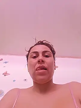 Snapshot of vanessa-titisM chatting on 06-04-26, 03:07 vanessa-titisM online show from 06-04-26, 03:07