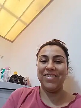 Snapshot of vanessa-titisM chatting on 06-05-26, 10:04 vanessa-titisM online show from 06-05-26, 10:04