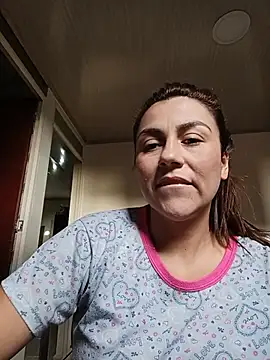 Snapshot of vanessa-titisM chatting on 07-17-26, 10:14 vanessa-titisM online show from 07-17-26, 10:14