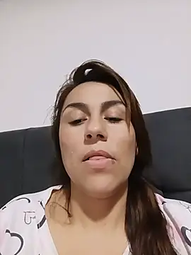 Snapshot of vanessa-titisM chatting on 07-23-26, 11:35 vanessa-titisM online show from 07-23-26, 11:35