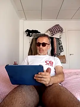 EmilioTaladdro online show from 04-18-26, 09:46