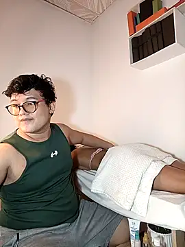 Snapshot of Charles_The_masseur chatting on 10-16-25, 05:08 Charles The masseur online show from 10-16-25, 05:08