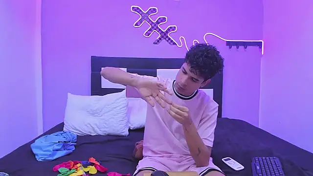 Lucky boys  X online show from 01-10-26, 06:31