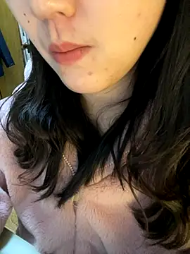 Snapshot of ruiki666 chatting on 11-21-25, 04:05 ruiki666 online show from 11-21-25, 04:05