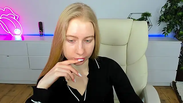 Alina Blonde online show from 02-08-26, 06:39