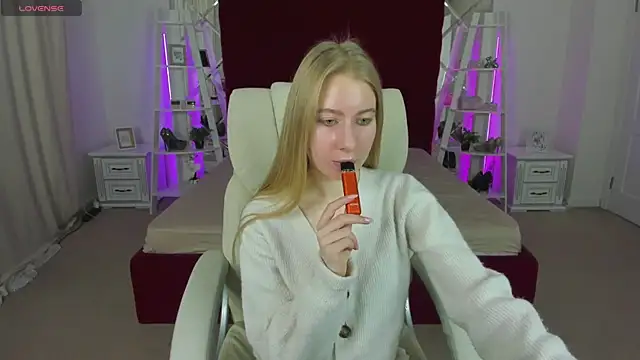 Alina Blonde online show from 04-23-26, 05:41