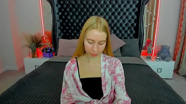 Alina Blonde online show from 06-13-26, 05:38