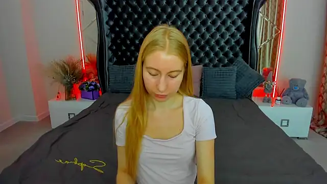 Alina Blonde online show from 07-04-26, 05:35