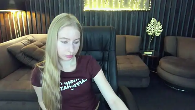 Alina Blonde online show from 07-07-26, 05:32