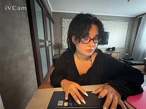 Snapshot of Aveliia chatting on 07-27-26, 08:43 Aveliia online show from 07-27-26, 08:43