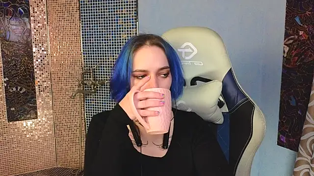 Eniferi online show from 10-28-25, 02:42