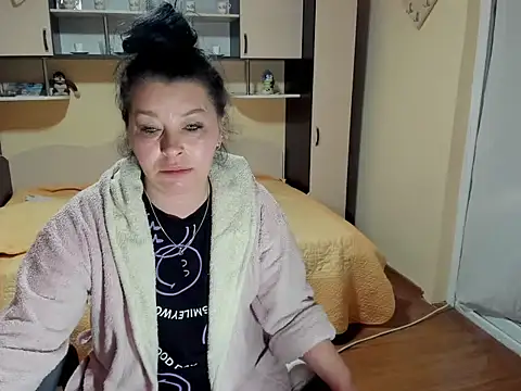 Snapshot of Soffy_Skye chatting on 05-05-26, 02:52 Soffy Skye online show from 05-05-26, 02:52