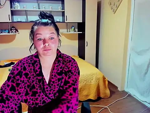 Snapshot of Soffy_Skye chatting on 05-17-26, 04:54 Soffy Skye online show from 05-17-26, 04:54