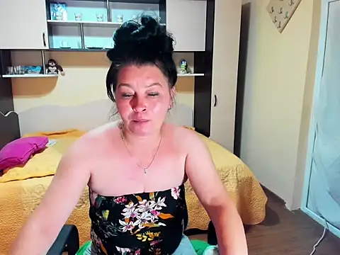 Snapshot of Soffy_Skye chatting on 05-29-26, 04:54 Soffy Skye online show from 05-29-26, 04:54