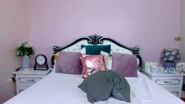 Missy Skye online show from 11-11-25, 06:13