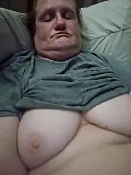 Snapshot of lindamarie_ chatting on 11-01-25, 04:31 lindamarie online show from 11-01-25, 04:31