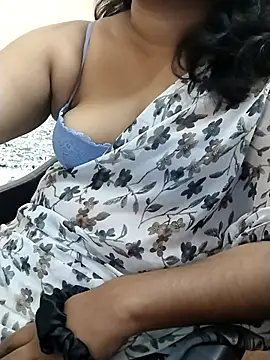 Snapshot of preethi-lovely chatting on 09-22-25, 04:53 preethi-lovely online show from 09-22-25, 04:53