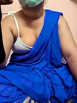 Snapshot of preethi-lovely chatting on 10-09-25, 03:21 preethi-lovely online show from 10-09-25, 03:21