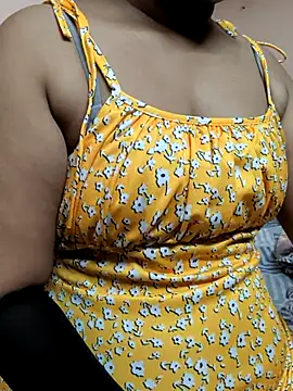 Snapshot of preethi-lovely chatting on 10-10-25, 03:27 preethi-lovely online show from 10-10-25, 03:27