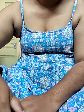 Snapshot of preethi-lovely chatting on 11-01-25, 05:37 preethi-lovely online show from 11-01-25, 05:37