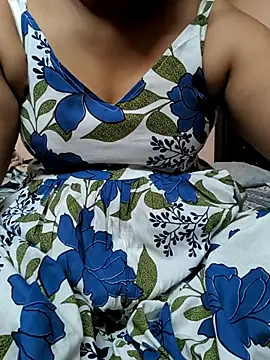 Snapshot of preethi-lovely chatting on 11-05-25, 10:26 preethi-lovely online show from 11-05-25, 10:26